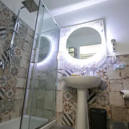 לינה וארוחת בוקר Azul 4*